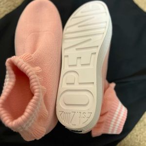 Opening Ceremony Sneaker in pink size 7
